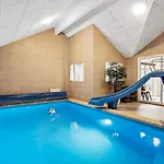 Spacious Retreat For 20 - By Traum בית נופש האנה סטרנד