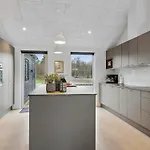 Spacious Retreat For 20 - By Traum בית נופש *
