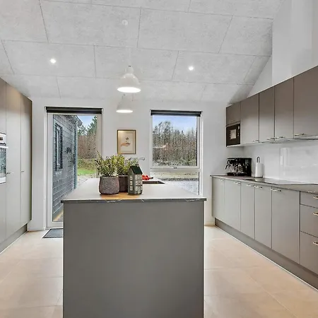 Henne Vi Holiday home *