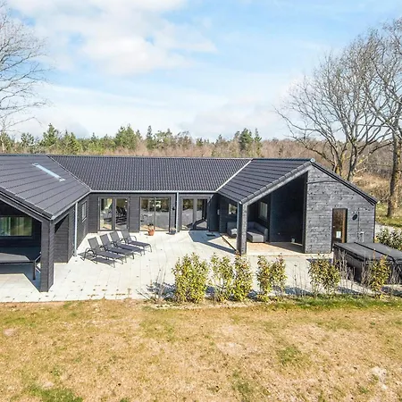 Henne Vi Holiday home *