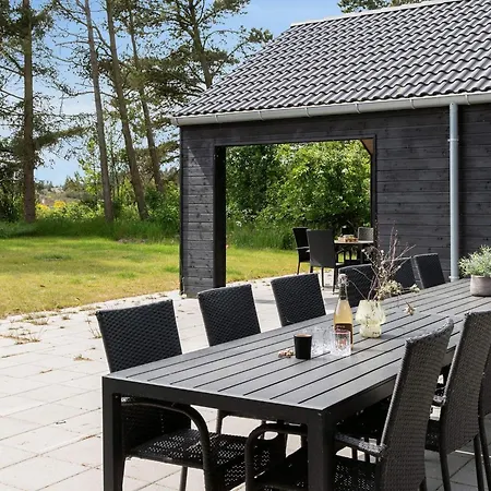 Spacious Retreat For 20 - By Traum Hébergement de vacances Henne Strand