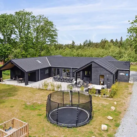Spacious Retreat For 20 - By Traum Casa vacanze *