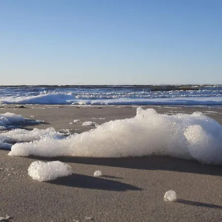 Dom wakacyjny Spacious Retreat For 20 - By Traum Henne Strand