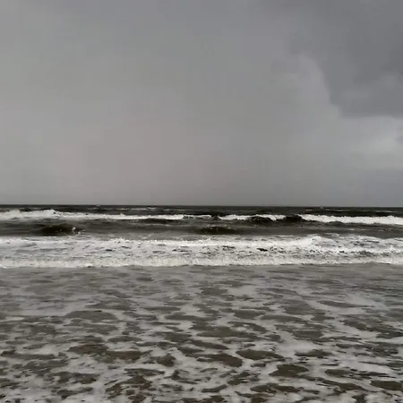 Dom wakacyjny Spacious Retreat For 20 - By Traum Henne Strand