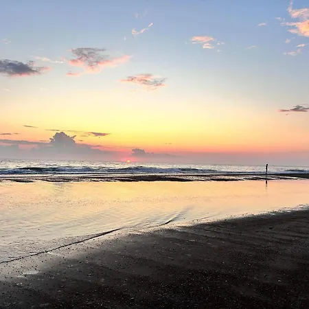 Spacious Retreat For 20 - By Traum * 亨讷斯特兰德