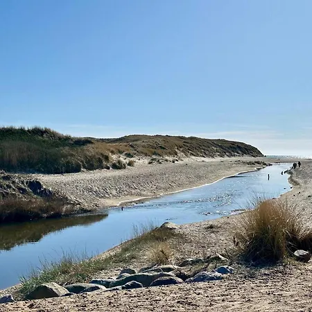 Spacious Retreat For 20 - By Traum * 亨讷斯特兰德