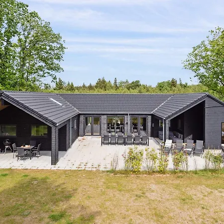 Spacious Retreat For 20 - By Traum Casa vacanze *