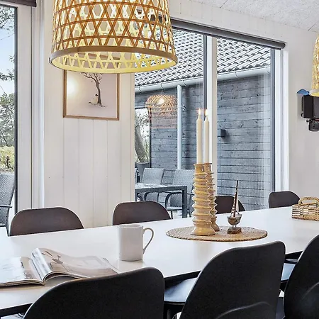 Spacious Retreat For 20 - By Traum Casa vacanze